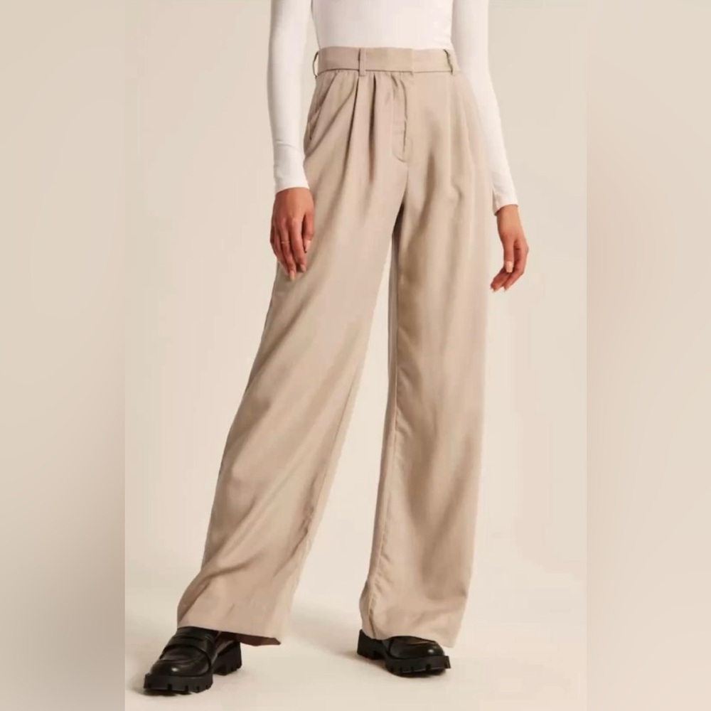 NWOT A&F Beige Tailored Lightweight Drapey Wide Leg Pant
